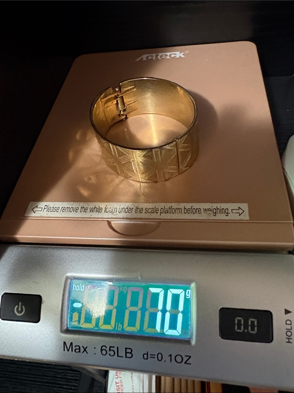 VINTAGE GEOMETRIC EMBOSSED TEXTER GOLD-TONE FINISH HINGED 7" CUFF BRACELET - Picture 7 of 8